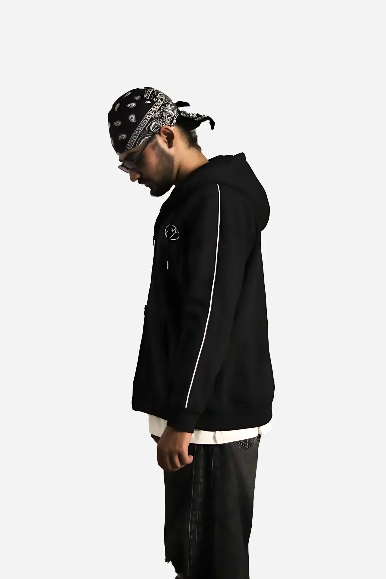 EMBLEM ZIPPER BLACK